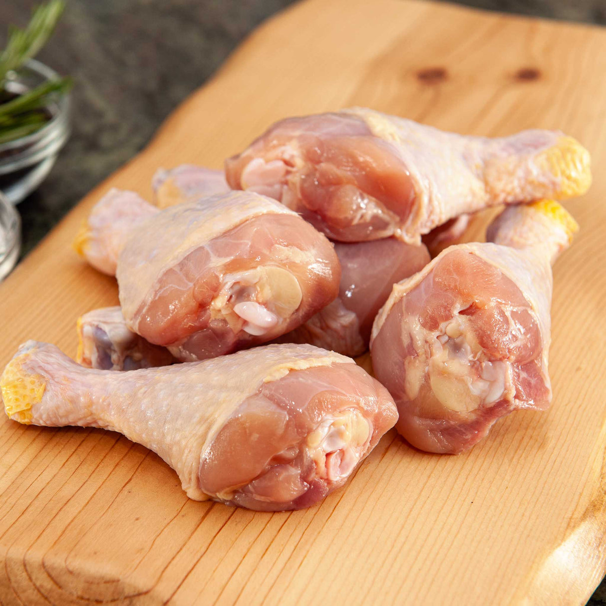 raw chicken drumsticks