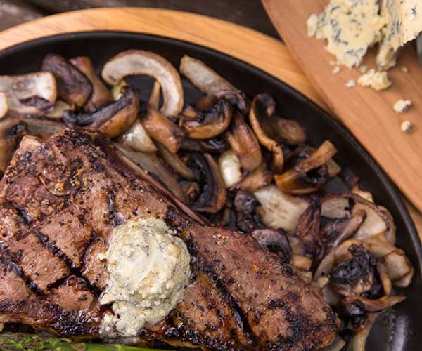 recipe for grilled steak with mushrooms and onions